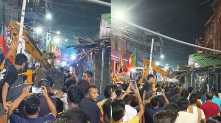 কলকাতায় মাংসের দোকানে বুলডোজার চালালো বিজেপি সমর্থকরা